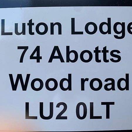 Luton Lodge - Newly Renovated Ideal For Short Stay, Close To Airport Train Station, Free Parking Off Street , Luxury Comfort In Low Price Exterior foto
