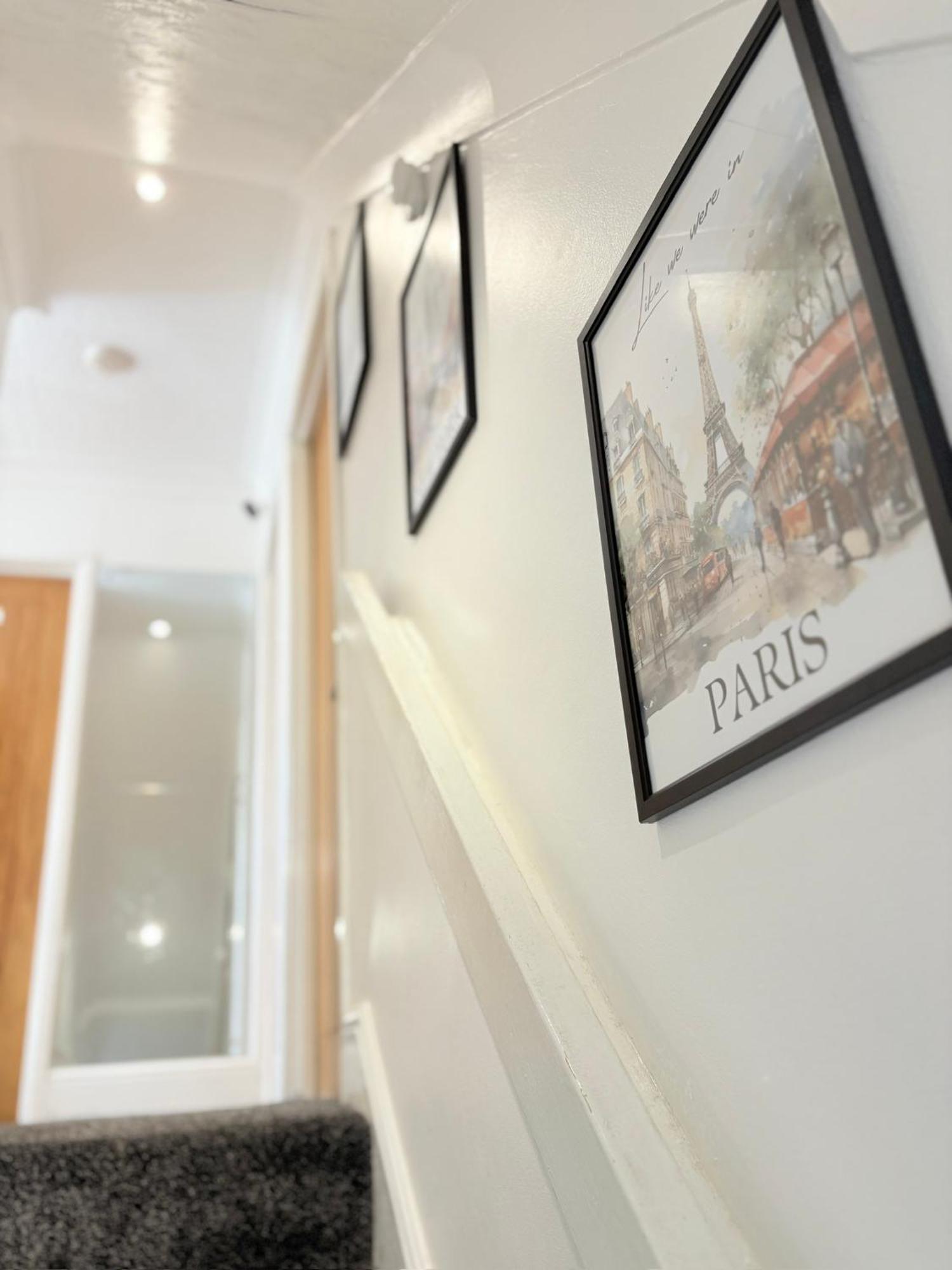 Luton Lodge - Newly Renovated Ideal For Short Stay, Close To Airport Train Station, Free Parking Off Street , Luxury Comfort In Low Price Exterior foto