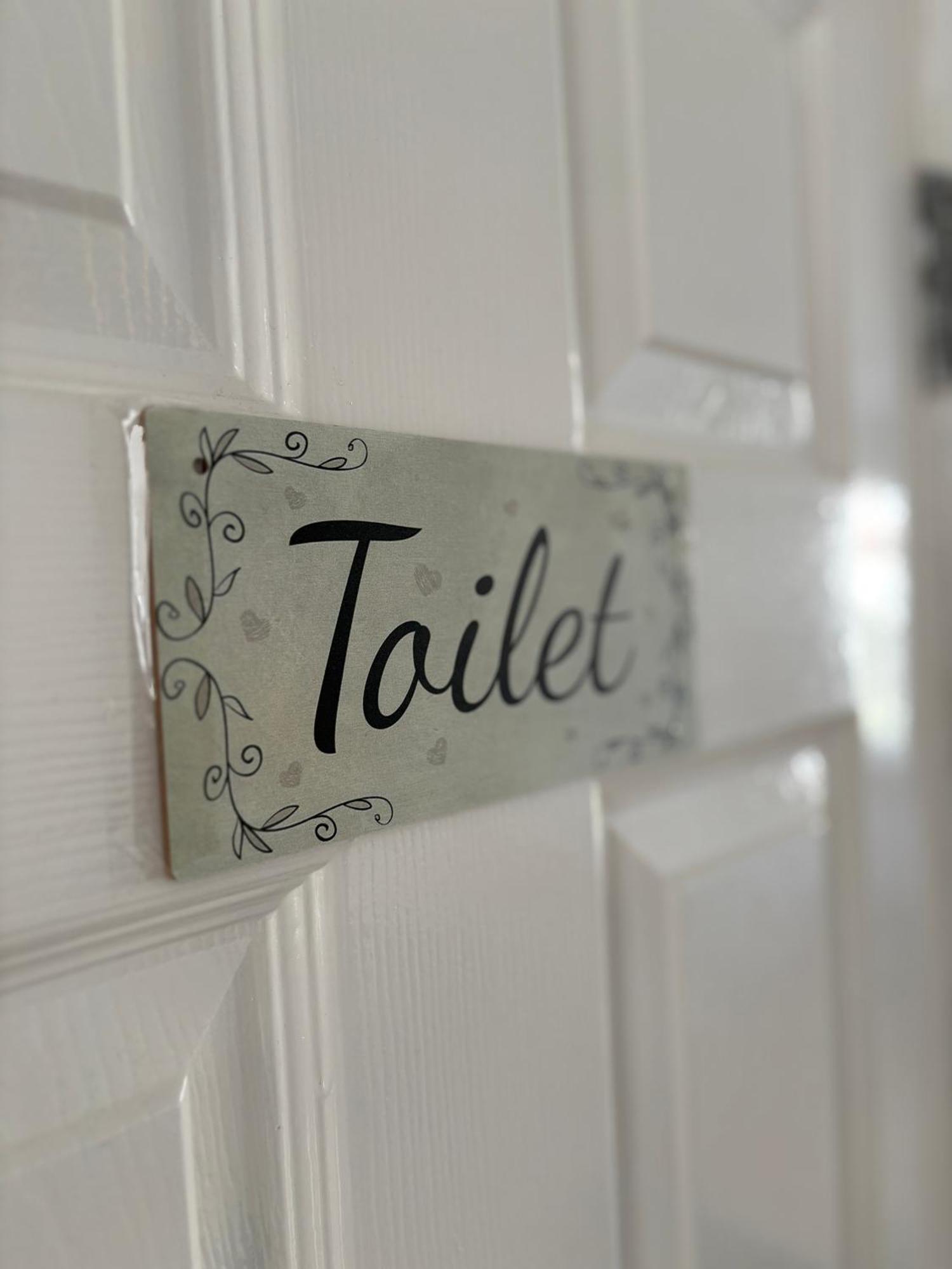 Luton Lodge - Newly Renovated Ideal For Short Stay, Close To Airport Train Station, Free Parking Off Street , Luxury Comfort In Low Price Exterior foto