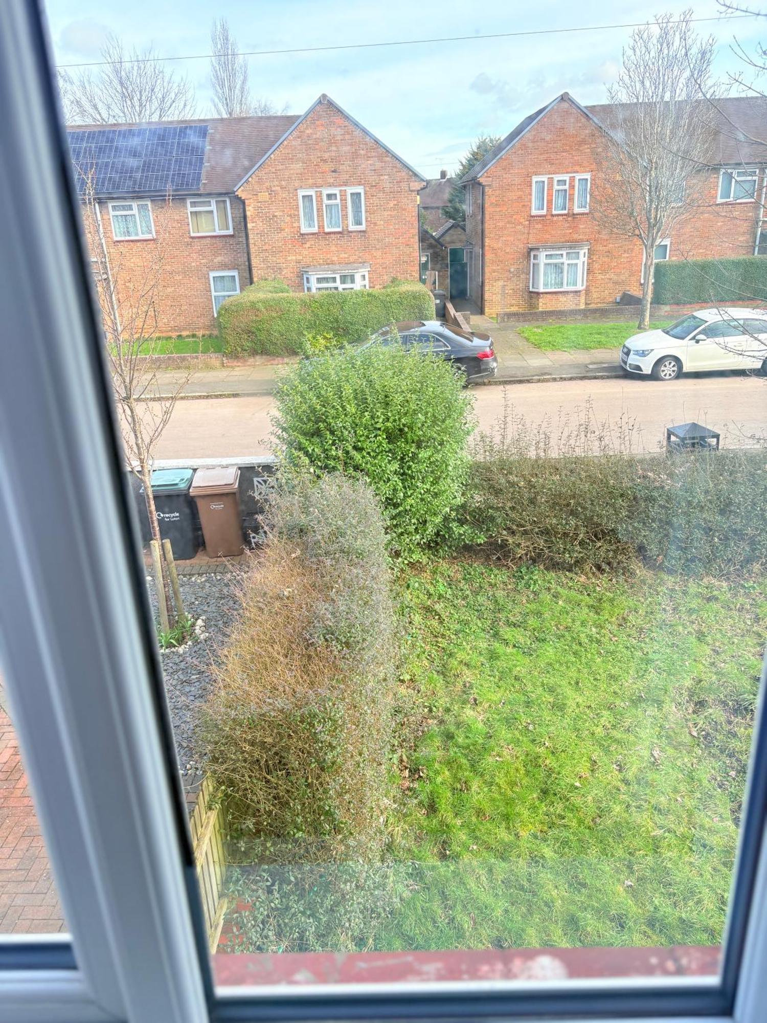 Luton Lodge - Newly Renovated Ideal For Short Stay, Close To Airport Train Station, Free Parking Off Street , Luxury Comfort In Low Price Exterior foto
